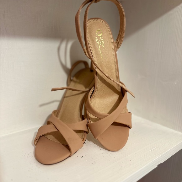 Simple rope colored heels. US size 10 need new closet to call home - Picture 3 of 3